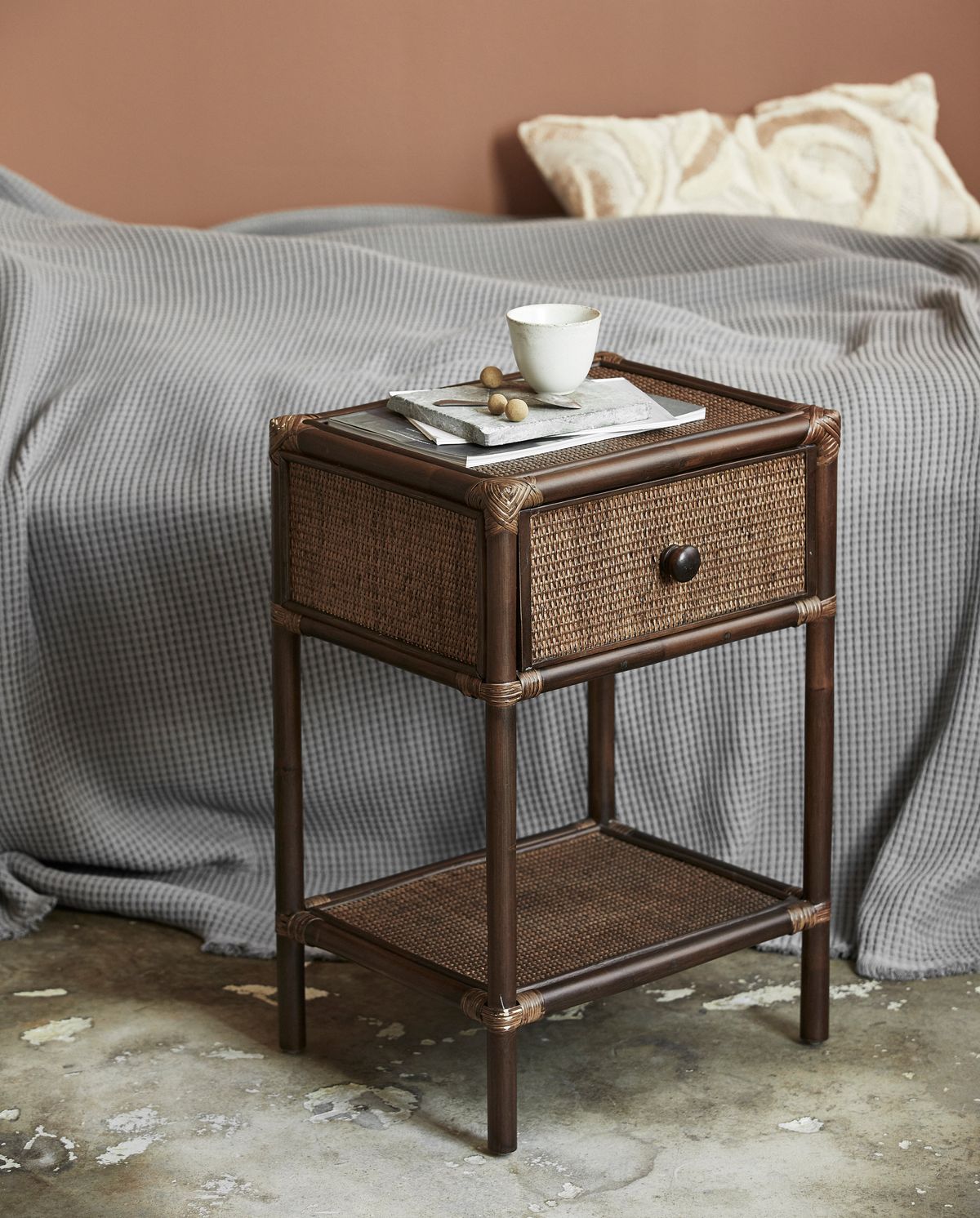 Hayes Side Tisch/Nachttisch in Rattan - Brown