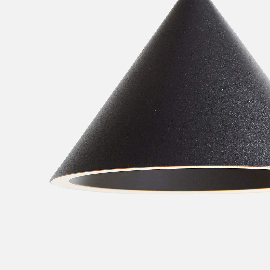 WOUD - Annular pendant (Small) - Black - WOUD - DesignGaragen.dk